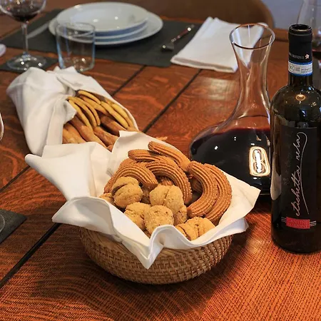 Gelsi - Quaint And Charming With Pool! Villa