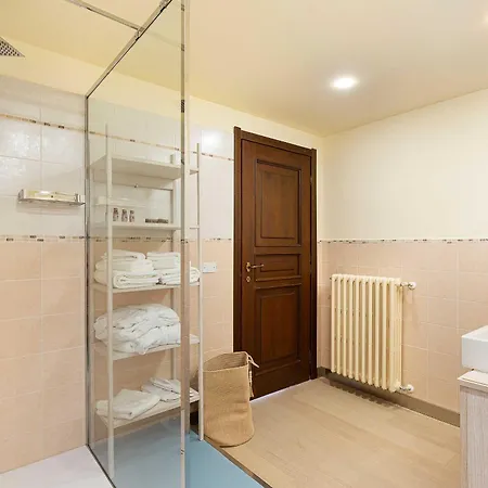 Gelsi - Quaint And Charming With Pool! *