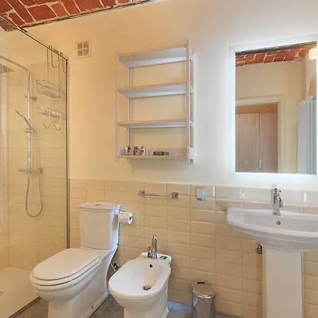 Gelsi - Quaint And Charming With Pool! *