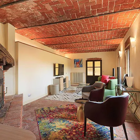 Gelsi - Quaint And Charming With Pool!