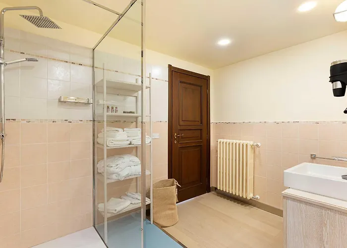 Gelsi - Quaint And Charming With Pool! *