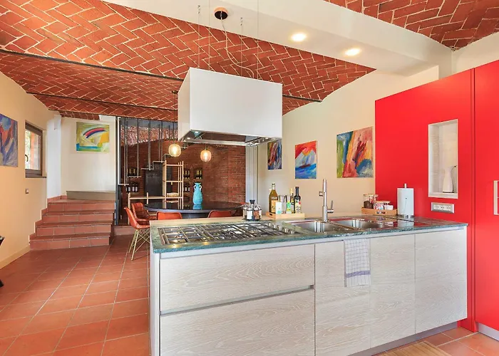 Willa Gelsi - Quaint And Charming With Pool!