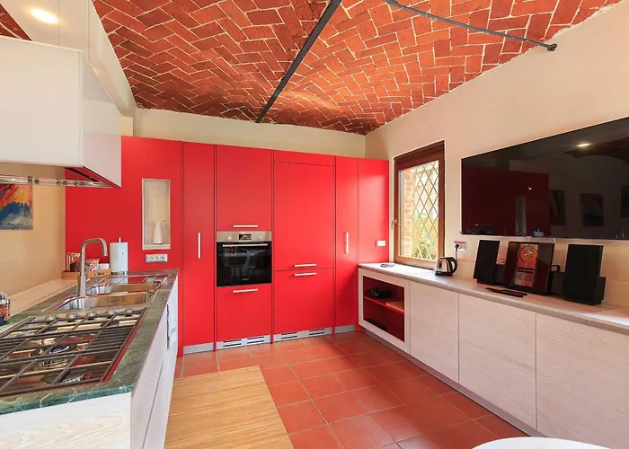 Willa Gelsi - Quaint And Charming With Pool! *