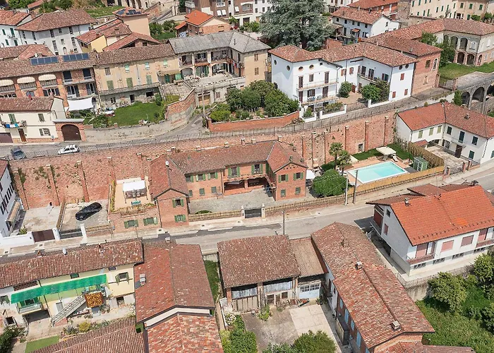 Gelsi - Quaint And Charming With Pool! Willa